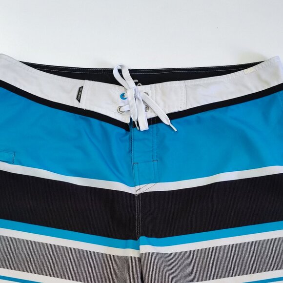 Quiksilver board shorts blue with stripes men's size L - XL ? - Picture 2 of 10
